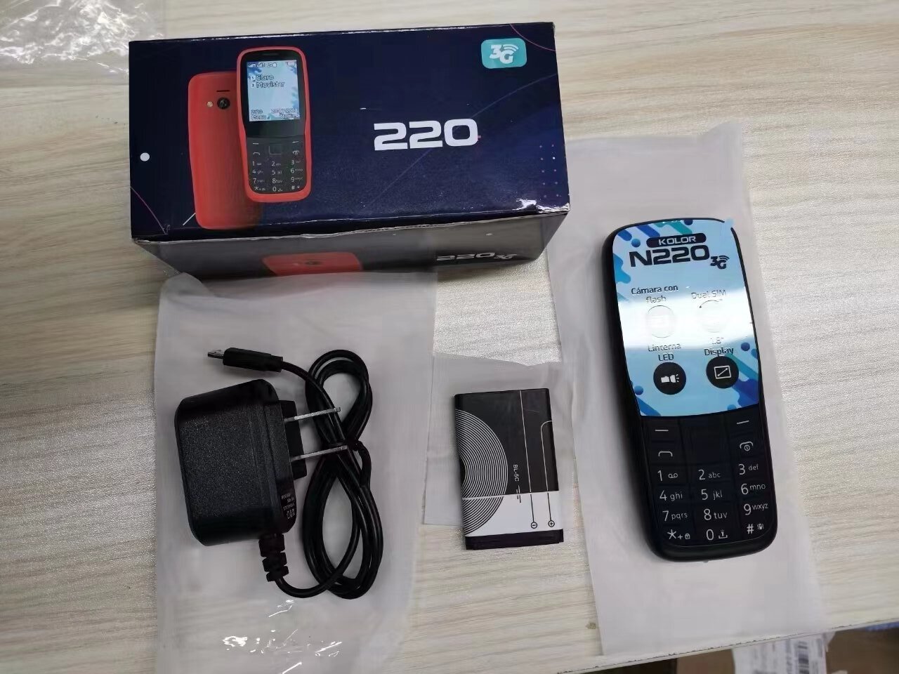 China Factory directly Brand New Wholesale Feature Phone - Unlocked Dual SIM, 1.8" Display, Long Battery, FM Radio, Flashlight, Charger Included