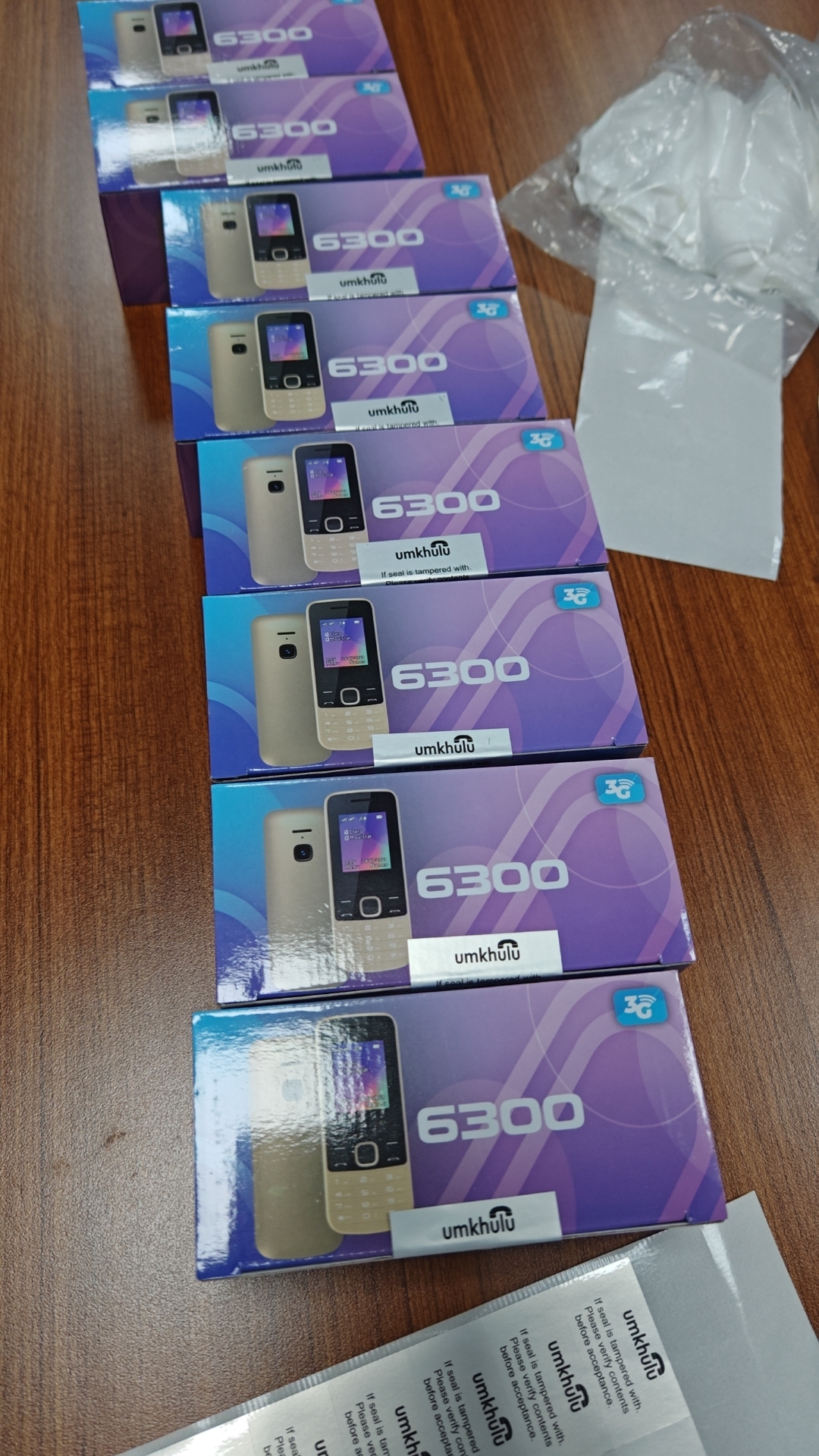 Discover Affordable Feature Phones with 1.77inch Display & Charger Included, low cost Unlocked Dual SIM Feature Phone with Long Battery & FM Radio