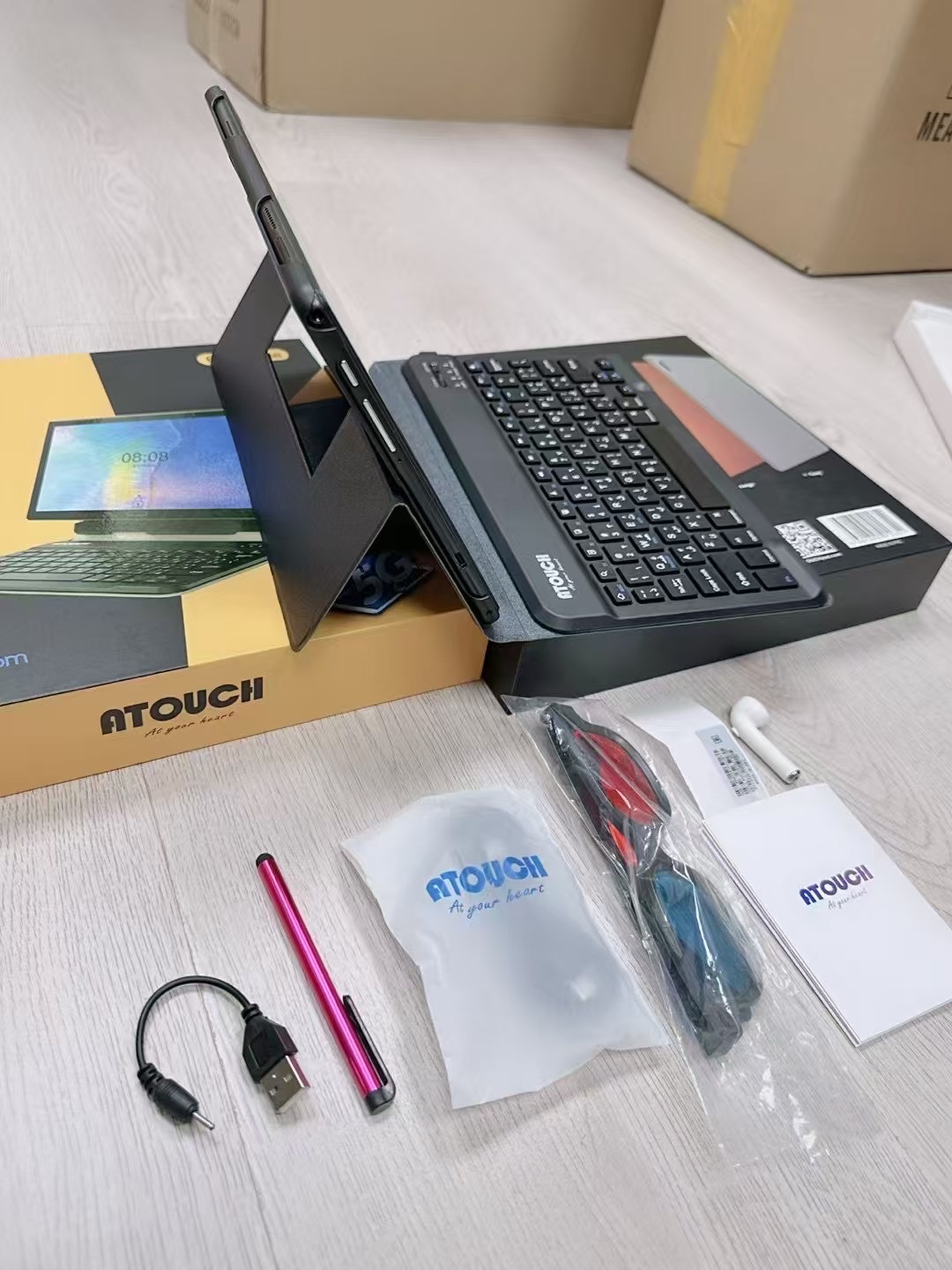 Wholesale ATOUCH A105 MAX 10.1 Inch MTK Android Tablet 1.7GHZ Octa Core 2 In 1 Tablet PC Laptop For Business